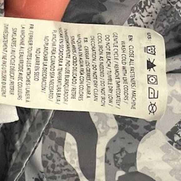 Reebok Dark and light gray camo. Lightweight. Size Small - Picture 3 of 8